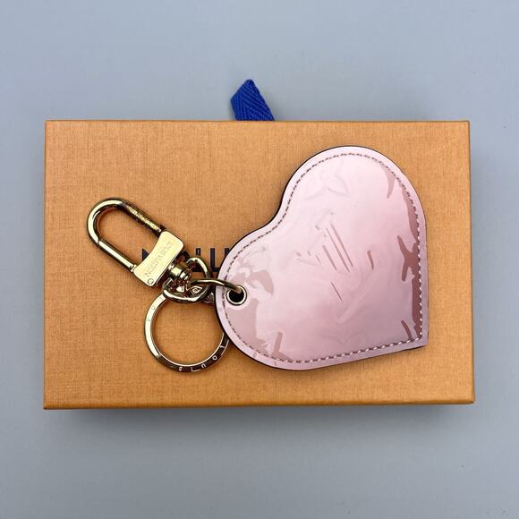 Louis Vuitton Vernis Pink Degrade Heart Monogram Keyring Bag Charm - Picture 1 of 7